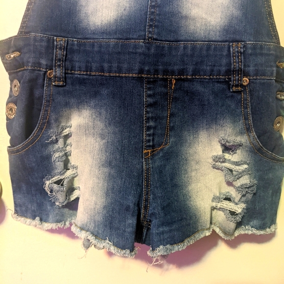 Denim overall shorts - Picture 2 of 3